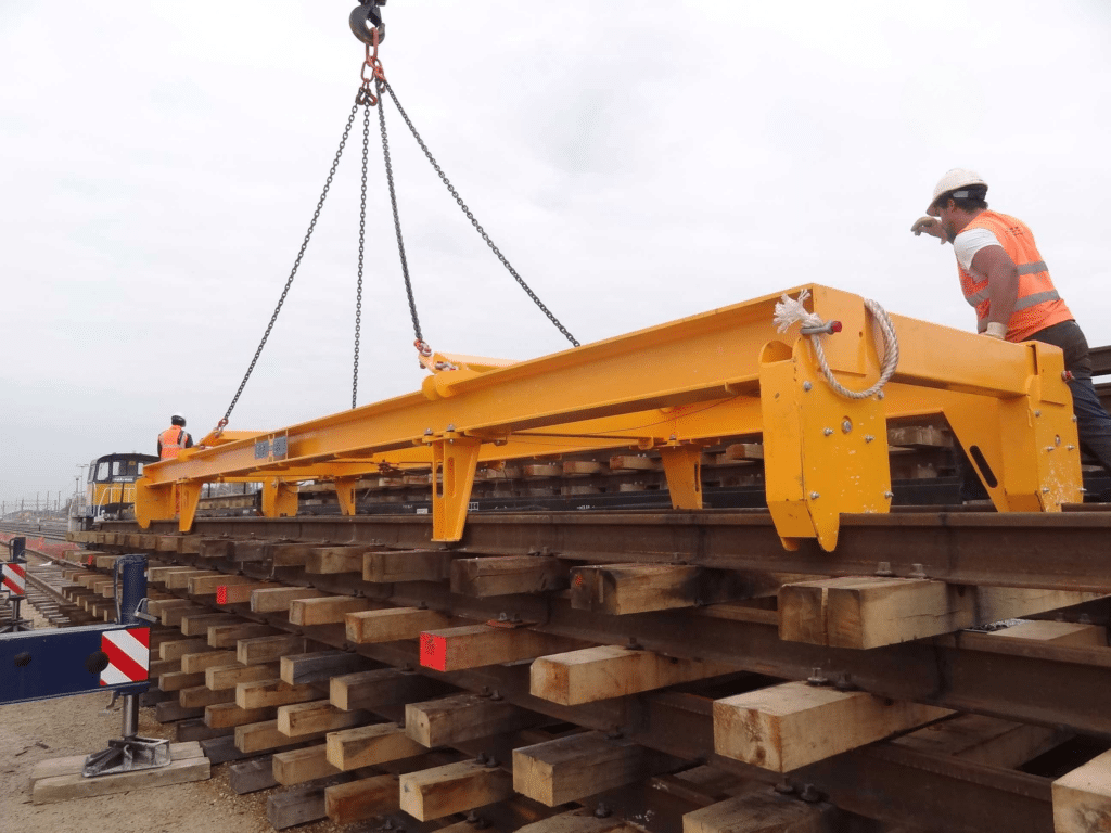 Palonnier de manutention de panneaux de voie conçu et fabriqué par CIPAL